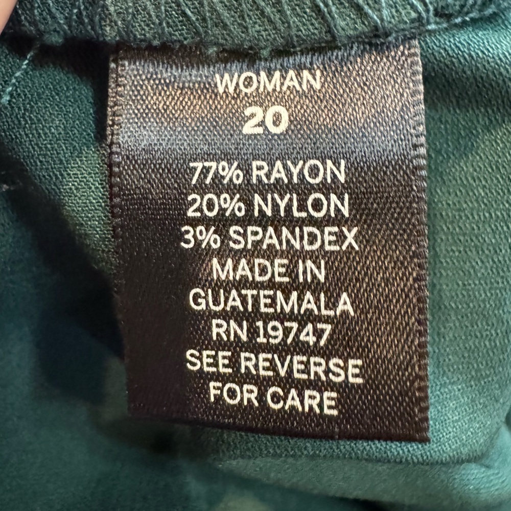 Roz & Ali Dark Green Pants with Brown Button Accents At Ankles Sz 20 - Picture 5 of 6
